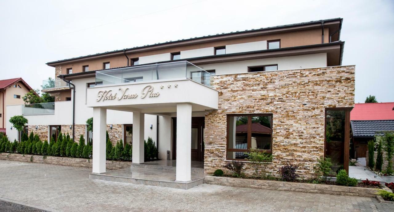 Hotel Yarus Plus プロイェシュティ エクステリア 写真